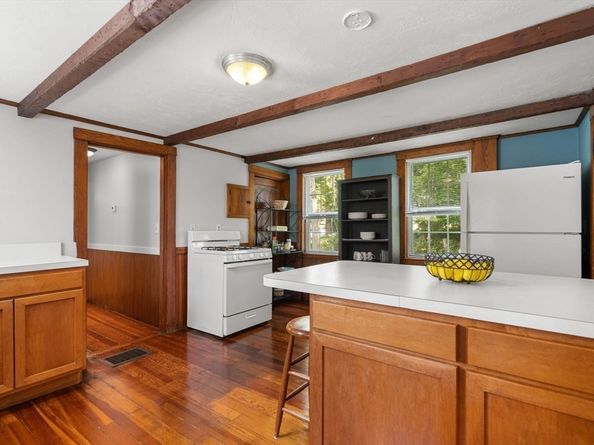3 Millbury St, Grafton MA 01519