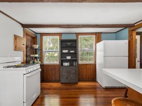3 Millbury St, Grafton MA 01519