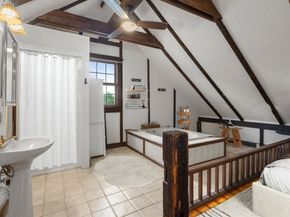3 Millbury St, Grafton MA 01519