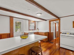 3 Millbury St, Grafton MA 01519