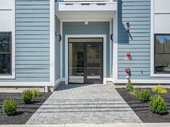260 Elm St 202, Everett MA 02149