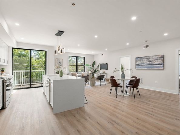 260 Elm St 202, Everett MA 02149