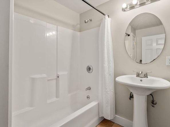 798 Mount Auburn St 798, Watertown MA 02472