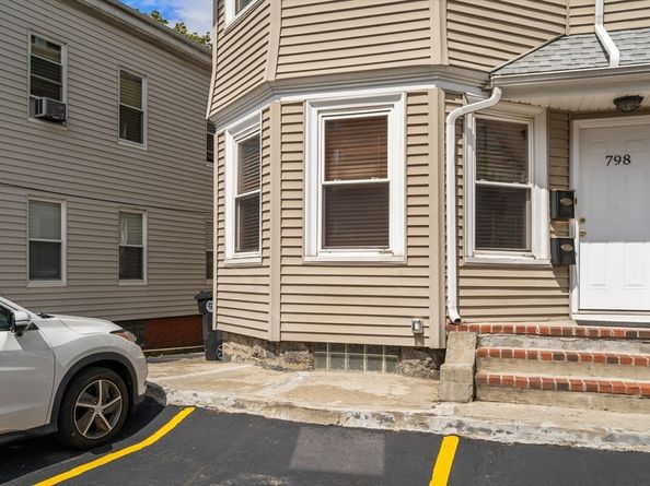 798 Mount Auburn St 798, Watertown MA 02472