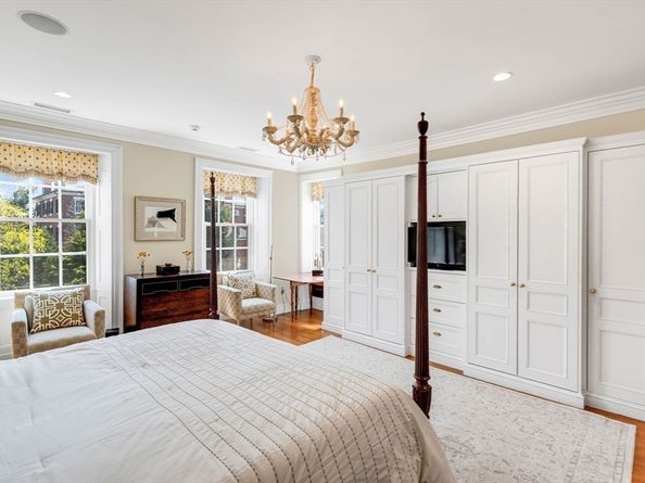 26 Winter St, Salem MA 01970