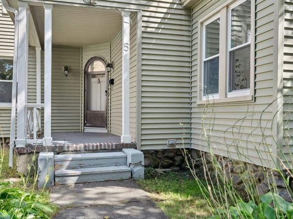 5 Coombs Road, Worcester MA 01602