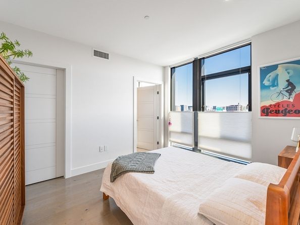 40 Traveler St 703, Boston MA 02118