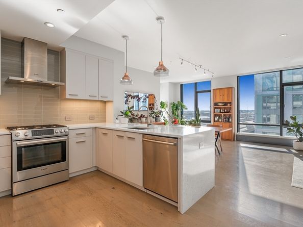 40 Traveler St 703, Boston MA 02118