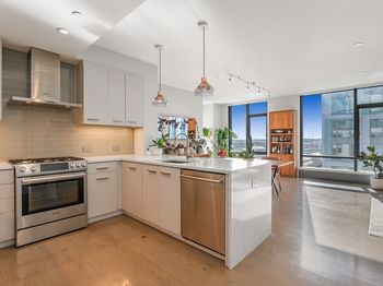 40 Traveler St