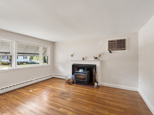 18 Pleasant St, Littleton MA 01460