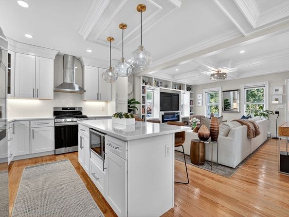 470 Nahatan St, Norwood MA 02062