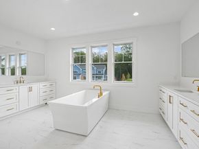 6 Lady Constance Way 21, Westford MA 01886