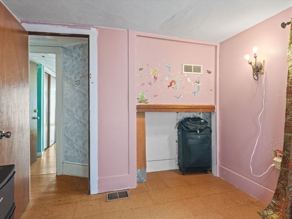 26 Groveland St, Lynn MA 01902