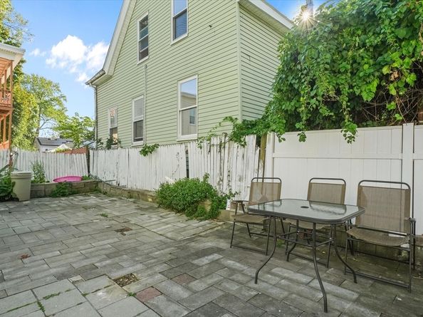 26 Groveland St, Lynn MA 01902