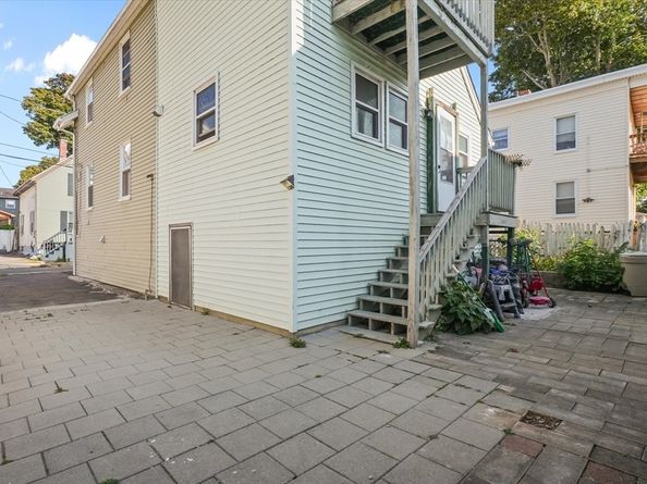 26 Groveland St, Lynn MA 01902