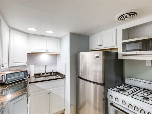 8 Franklin St 19, Marblehead MA 01945