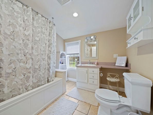 16 Jay Rd, Weymouth MA 02190