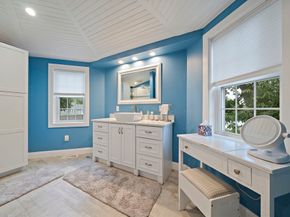 16 Jay Rd, Weymouth MA 02190