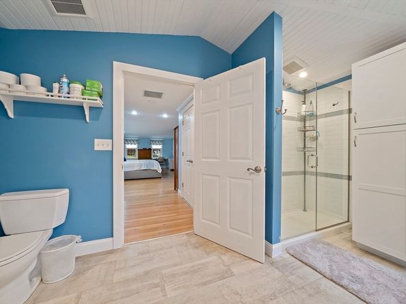 16 Jay Rd, Weymouth MA 02190