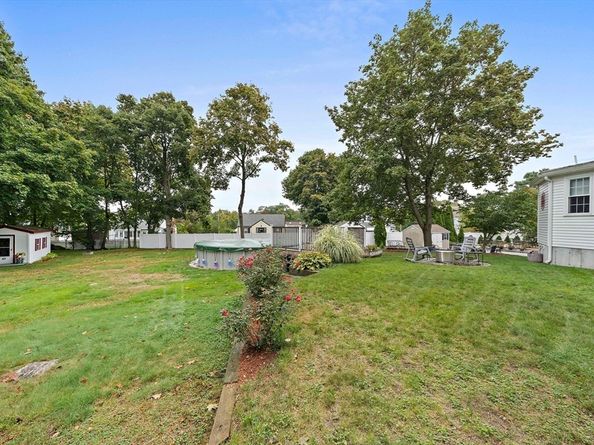 16 Jay Rd, Weymouth MA 02190