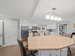 16 Jay Rd, Weymouth MA 02190