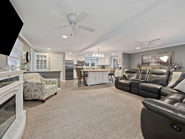 16 Jay Rd, Weymouth MA 02190