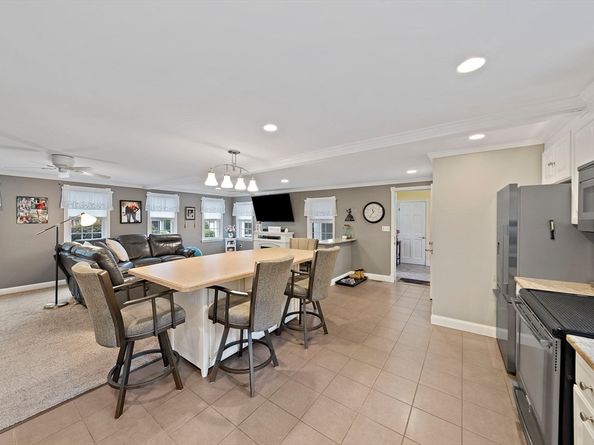16 Jay Rd, Weymouth MA 02190
