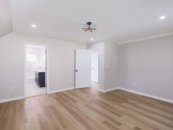 134 Pleasant St, Southbridge MA 01550