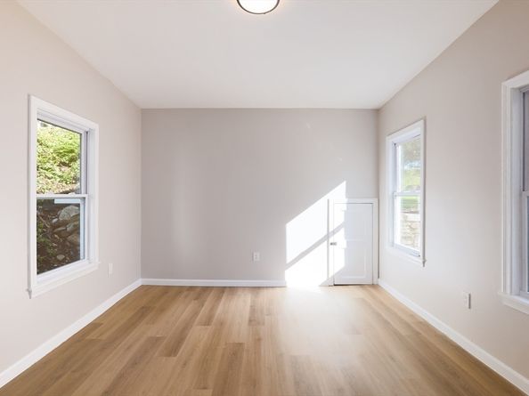 134 Pleasant St, Southbridge MA 01550
