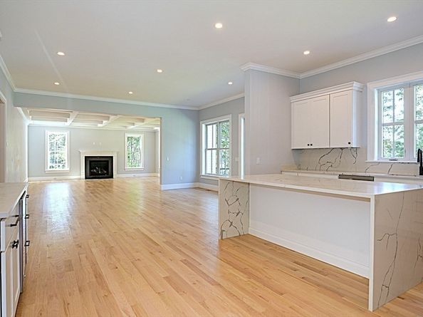 788 Main St, Hudson MA 01749