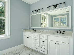 788 Main St, Hudson MA 01749