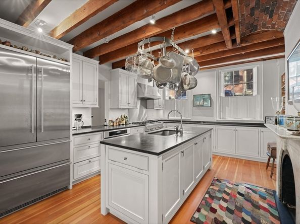 32 West Cedar Street, Boston MA 02108