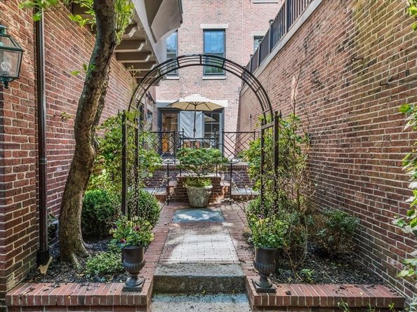 32 West Cedar Street, Boston MA 02108
