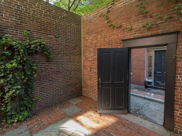 32 West Cedar Street, Boston MA 02108