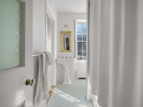 32 West Cedar Street, Boston MA 02108