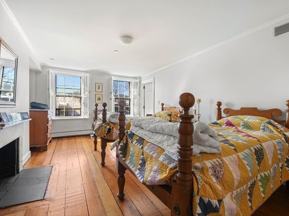 32 West Cedar Street, Boston MA 02108