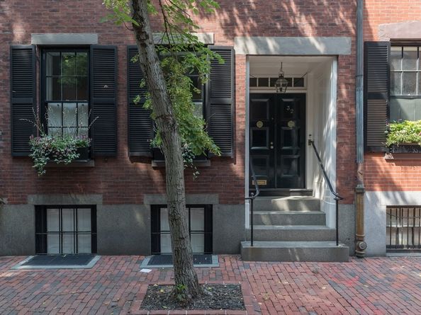 32 West Cedar Street, Boston MA 02108