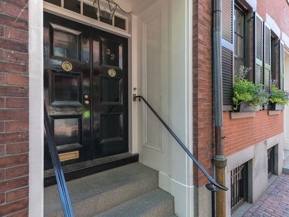 32 West Cedar Street, Boston MA 02108