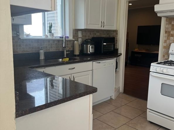 25 Eames St, Framingham MA 01702