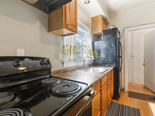 560 N Montello St, Brockton MA 02301