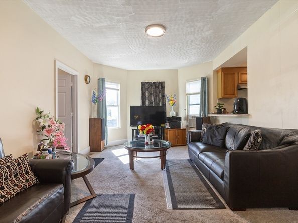 560 N Montello St, Brockton MA 02301