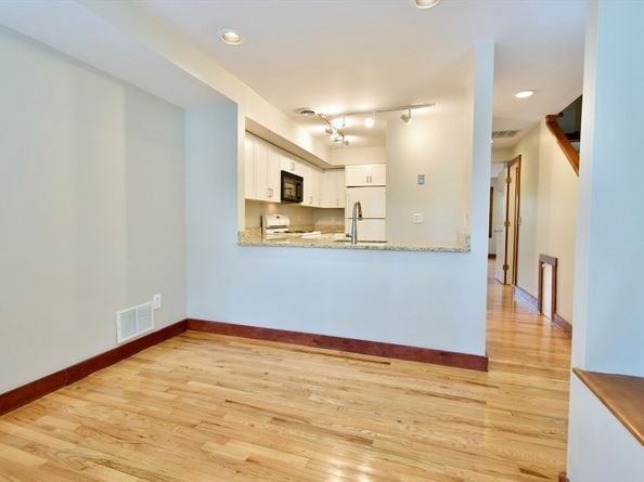 39 Bellis Circle E, Cambridge MA 02140