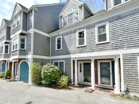 39 Bellis Circle E, Cambridge MA 02140