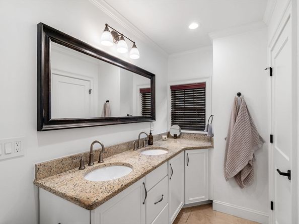 138 Mason Terrace 1, Brookline MA 02446