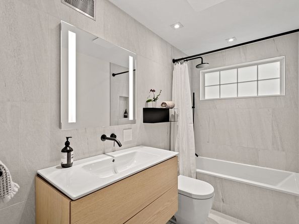 138 Mason Terrace 1, Brookline MA 02446