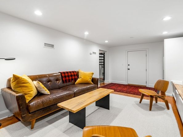 138 Mason Terrace 1, Brookline MA 02446