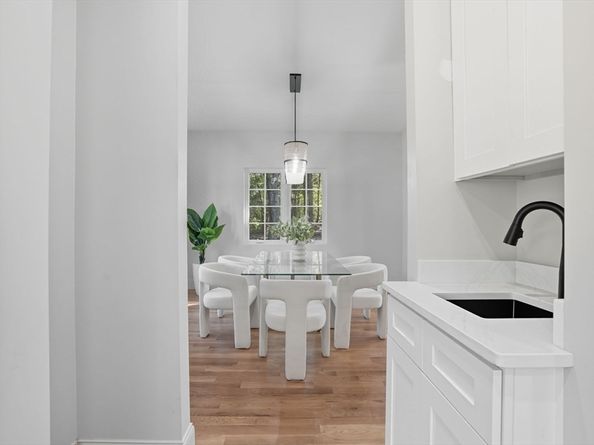 9 Lovis Ave, Wakefield MA 01880