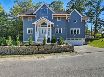 9 Lovis Ave