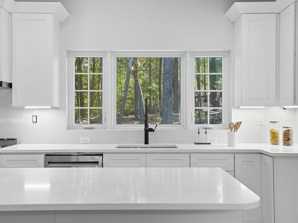 9 Lovis Ave, Wakefield MA 01880