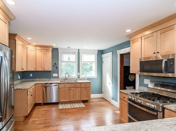 8 Pitts St, Natick MA 01760
